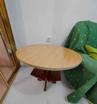 Mesa auxiliar redonda madera