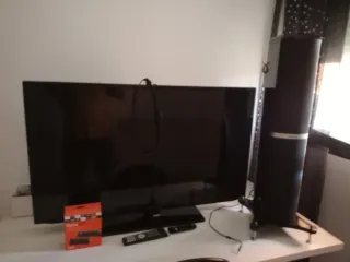 Televisión Samsung 46 Smart TV+Fire HD+Altavoz pie