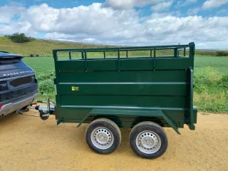 REMOLQUE BACULANTE DOBLE EJE Y FRENO