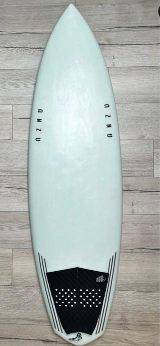 Tabla de surf Anzu 5'7 super Rapida