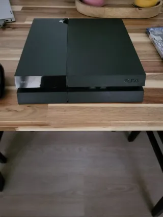 PS4 (PlayStation 4) Negra + Mando + Juegos