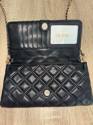 Bolso GUESS Negro Acolchado Cadena