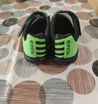 Botas de fútbol niño talla 29 Multitaco