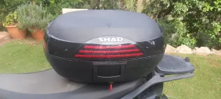 Baúl Shad SH46 Negro