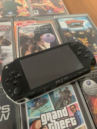 Pacchetto PSP 3004 + 11 giochi