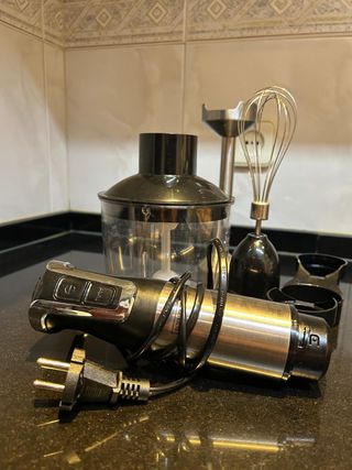 Batidora de mano y accesorios