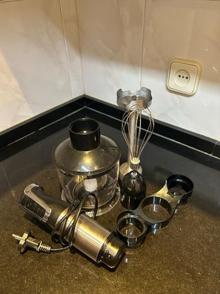 Batidora de mano y accesorios