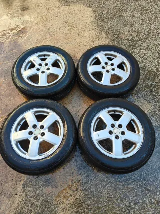 Llantas Skoda R15 con neumaticos 
