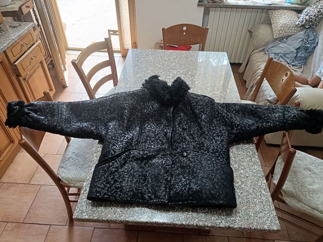 Montone originale nero con pelliccia