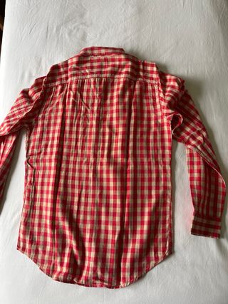 Camisa de cuadros roja y blanca