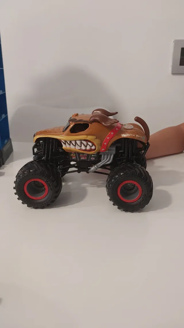 Monster Mutt Coche Grande