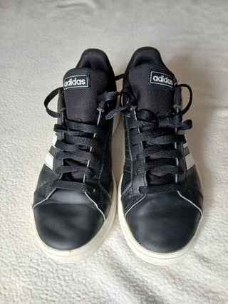 Scarpe Adidas Nere e Bianche - Taglia 39.5