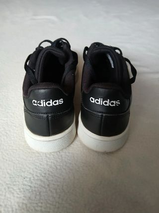 Scarpe Adidas Nere e Bianche - Taglia 39.5