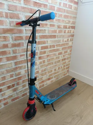 Patinete Oxelo azul y rojo Mid 5