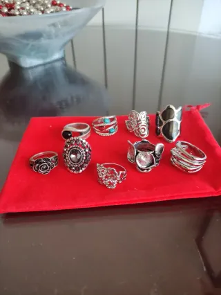 Lote de anillos plateados