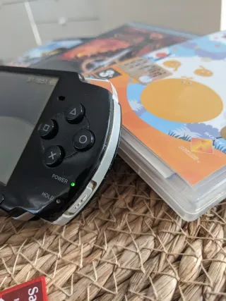 Consola Sony PSP Slim 3004 + Juegos