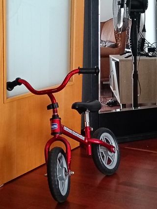 Bicicleta de equilibrio roja Chicco