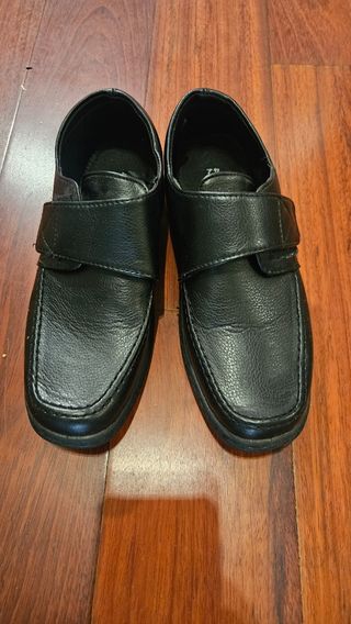 ZAPATOS NEGROS T.42 COMO NUEVOS