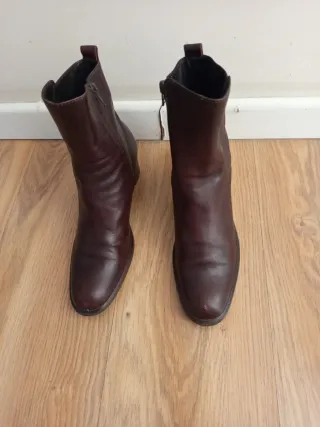 Botines de piel marrones