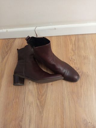 Botines de piel marrones