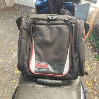 Mochila Moto SHAD SC20 Negra y Roja