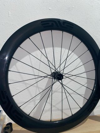 Ruedas carbono 60mm
buje cerámico 
freno disco