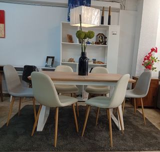 MESA NORDICA EXTENSIBLE + 6 SILLAS EN TELA. OFERTA