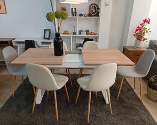 MESA NORDICA EXTENSIBLE + 6 SILLAS EN TELA. OFERTA