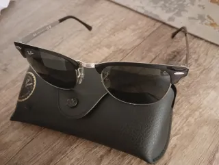Gafas de sol Ray-Ban Clubmaster negras y plateadas