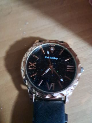 Reloj Fah Teckay Negro y Dorado