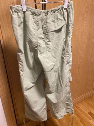 Pantalón cargo verde mujer