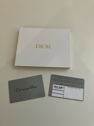 Libro y tarjetas Christian Dior