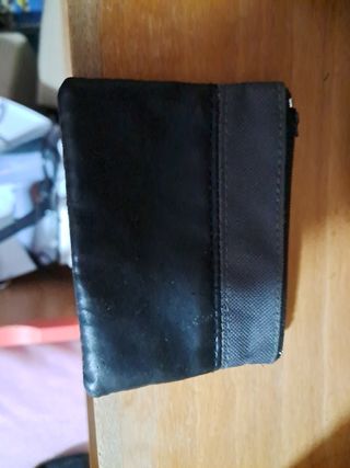 Monedero negro
