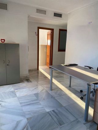 Oficina en alquiler en Palacio de Congresos - Urbadiez - Entrepuentes en Sevilla