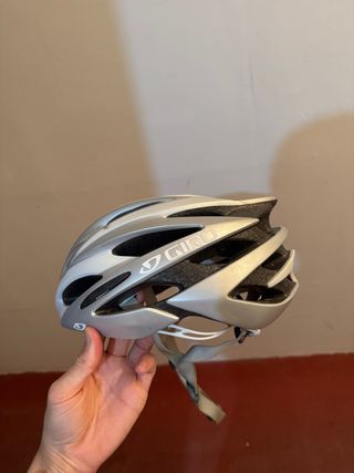 Casco Bicicleta Giro Blanco y Plata. Talla M