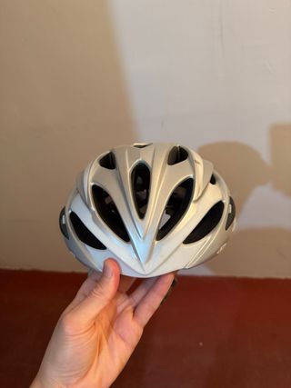 Casco Bicicleta Giro Blanco y Plata. Talla M