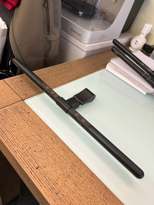 Illuminatore per monitor LED