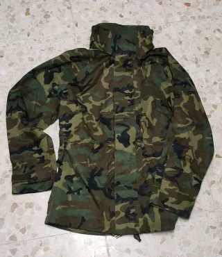 Chubasquero camuflaje cacería