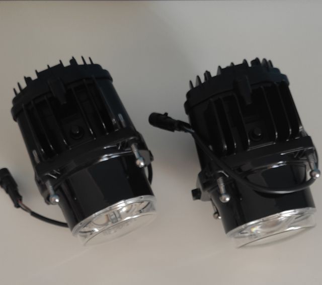 2 Faros Hella Bi-LED