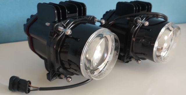2 Faros Hella Bi-LED