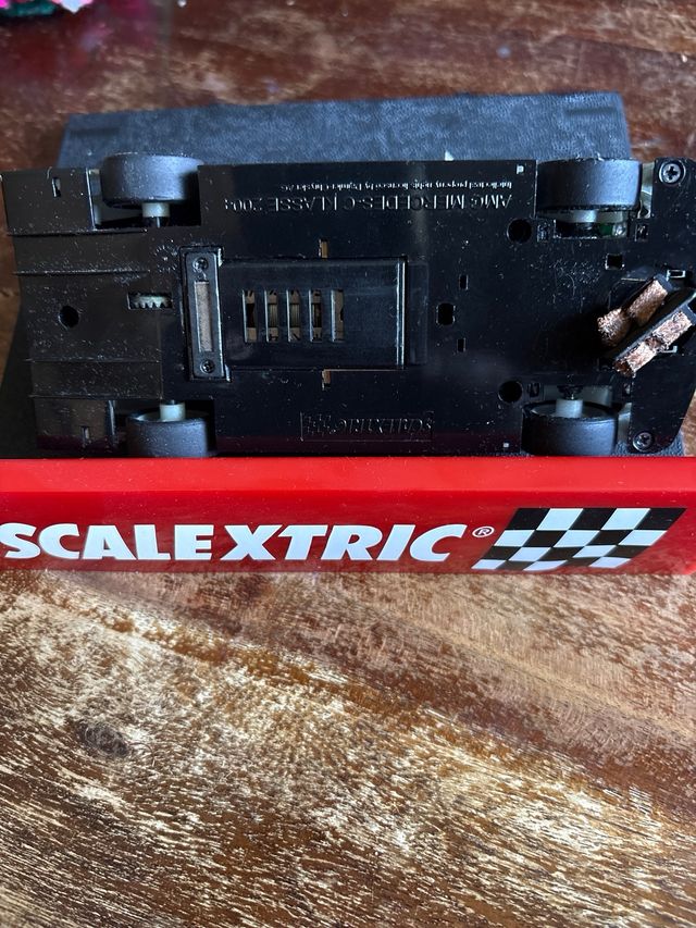 Coche Scalextric Mercedes AMG DTM 2004