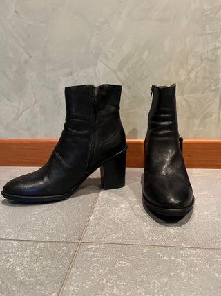 Scarponcini tacco neri