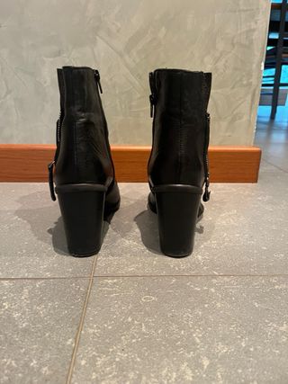 Scarponcini tacco neri