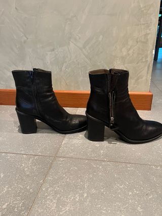 Scarponcini tacco neri