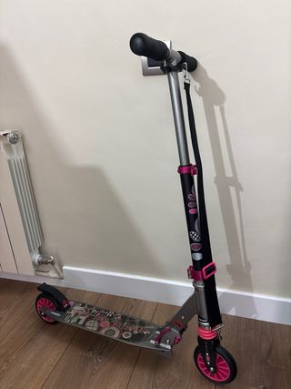 Patinete Oxelo rosa y gris