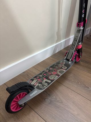 Patinete Oxelo rosa y gris