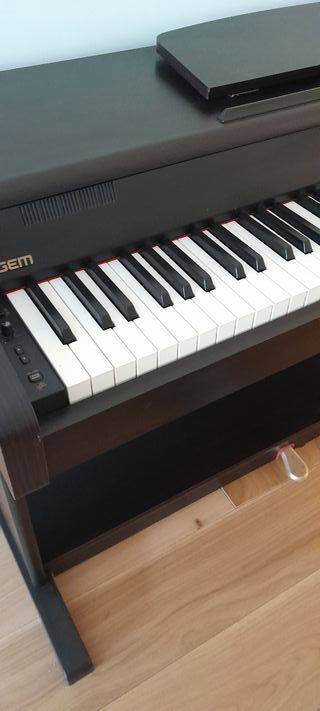 Piano Electrónico GEM. Digital.