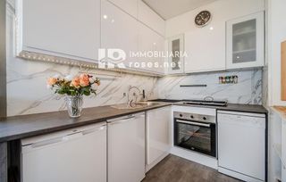 Piso en venta en Port Esportiu - Puig Rom - Canyelles en Roses