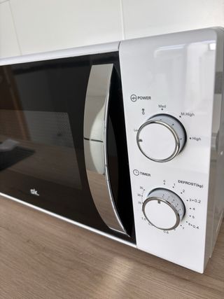 Microondas OK. 20L 700W