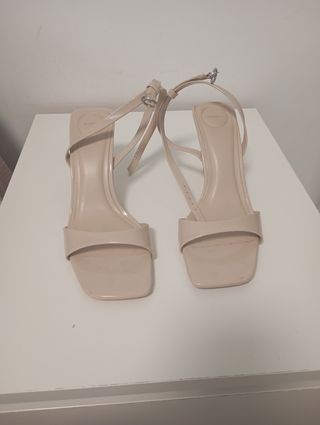 Tacones Bershka Beige Talla 39